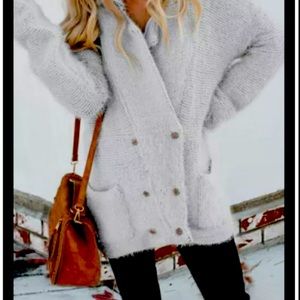 🎊‼️CLEARANCE PRICE FIRM‼️HPx2⭐🎊🤍Gray Fuzzy  Cardigan🤍